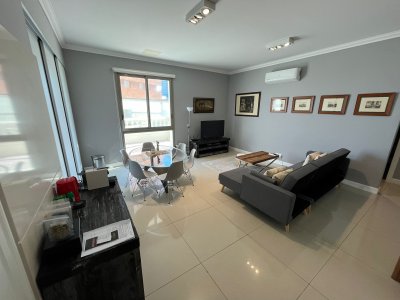 Apartamento en venta, 1 dormitorio, en playa Brava, Punta del Este.