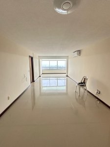Vende espectacular apartamento en Roosevelt Punta del Este, de 3 dormitorios.