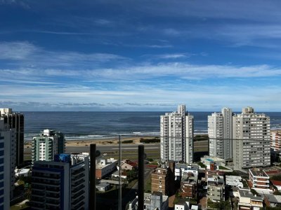 Venta Apartamento 3 dormitorios en la Brava, Punta del Este con vista al mar