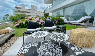 Vende magnífico apartamento en Mansa, Punta del Este de 2 Dormitorios