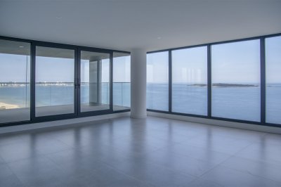 Hermoso Departamento esquinero en venta con agradable vista al Mar. Torre Venetian