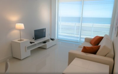 Se vende apartamento de 1 dormitorio con balcon en Mansa, Punta del Este.