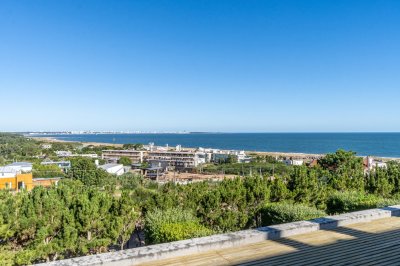 Vende Exclusivo apartamento de 3 dormitorios con vista al mar en Lomo de la Ballena  Punta Ballena