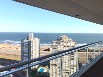 Espectacular departamento, de 3 dormitorios, a la venta en Punta del Este