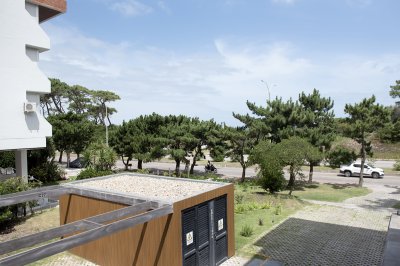 Departamento de 1 dormitorio en venta frente a Playa Mansa