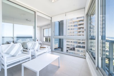Departamento de 3 dormitorios en venta, ubicado en la Brava Punta del Este. Torre Le Parc