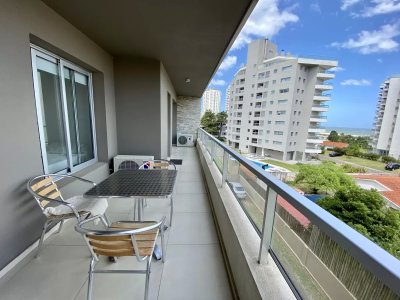 Excelente oportunidad con espacios amplios en Edificio Moon