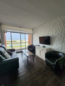 Apartamento de 3 dormitorios frente a la Brava. Punta del Este 