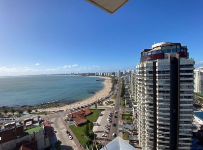 Apartamento en venta de 3 dormitorios en Punta Del Este 