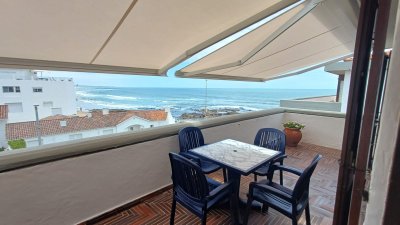 Departamento en Peninsula- Punta del Este de 3 dormitorios con vista al mar.
