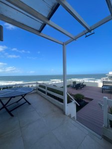 En venta apartamento en Brava Punta del Este de 3 dormitorios.