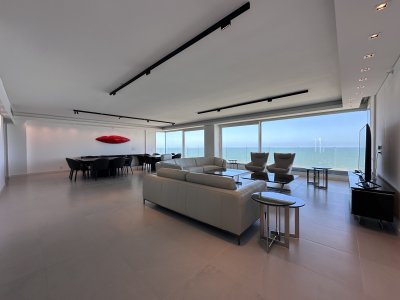 Espectacular Penthouse de 5 dormitorios En Torre Le Parc III , Punta del Este