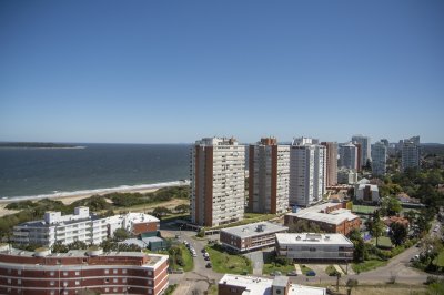 MIAMI BOULEVARD, PUNTA DEL ESTE, PLAYA MANSA, DOS DORMITORIOS , PRIMERAS PARADAS 