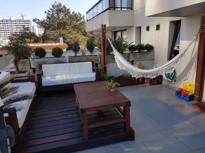 Apartamento en la Aidy Grill, Punta del Este en venta