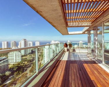 Penthouse de tres dormitorios en venta proximo al mar. Punta del Este.