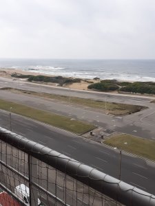 Venta Apartamento 2 dormitorios en Playa Brava, Punta del Este en Primera línea frente al mar!