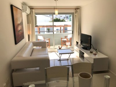 Apartamento en venta 1 dormitorio en península frente al mar , Punta del este 