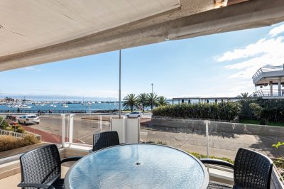 Vende apartamendo en Peninsula, Punta del Este de 3 dormitorios, con vista al mar.