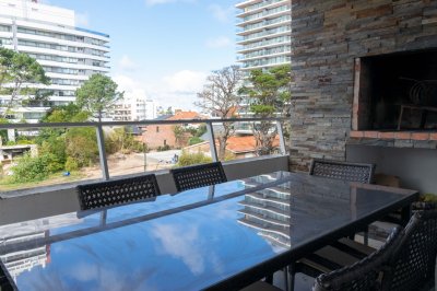 Apartamento en Brava - Punta del Este en venta de 3 dormitorios. 