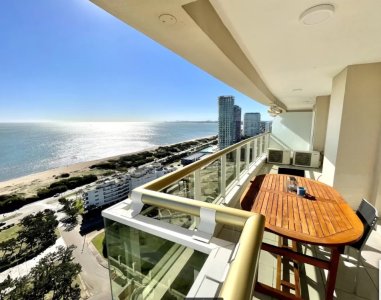 Departamento de excelente planta frente al mar en venta, torre premium