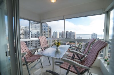 En venta apartamento de 3 dormitorios, balcon con excelente vista, Brava- Punta del Este