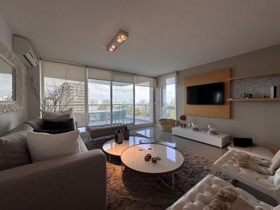 Vende departamento en Torre ONE, Punta del Este