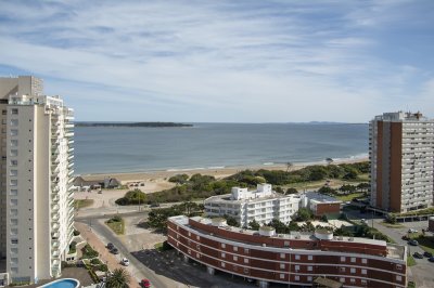 Apartamento  en Venta de 3 dormitorio en Playa Mansa , Torre Miami Boulevard