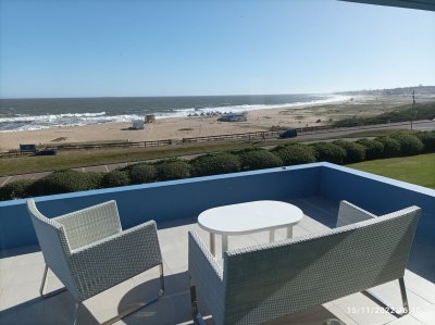 Apartamento en venta con vista al mar en Manantiales de 2 dormitorios