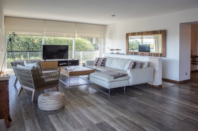 Tu Refugio Frente al Mar en Brava - Punta del Este, Departamento de 4 dormitorios en venta