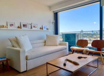 Apartamento de 2 dormitorios en venta en Playa mansa, punta Del Este