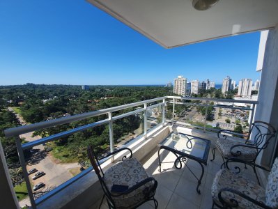 Hermoso apartamento con excelente vista! 