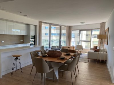 Departamento de 2 dormitorios en venta frente al mar Trump Tower, Punta del Este