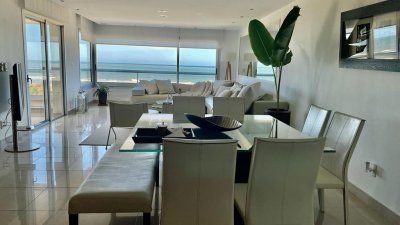 Oportunidad!! Precio reducido!!! Espectacular penthouse frente al mar playa brava Punta Del Este.