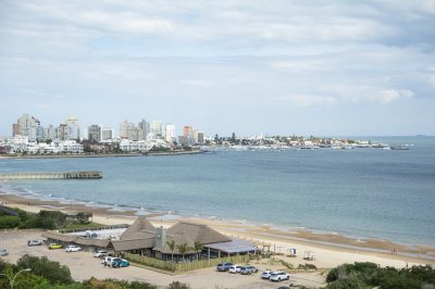 Departamento de 3 suites en venta, en el edificio Tequendama. Punta del Este