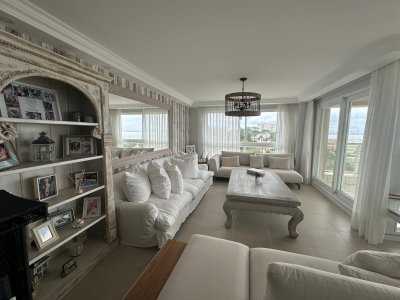 Oportunidad - Espectacular departamento en venta de 3 dormitorios más dependencia en torre Le Jardin