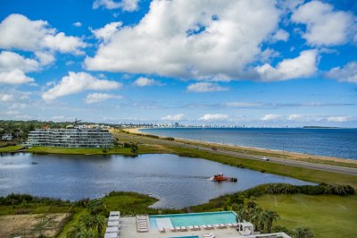 Complejo con vistas unicas a Laguna y Mar.