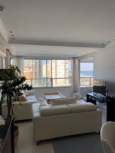 Vende Apartamento en Península - Punta del Este de 2 dormitorios.