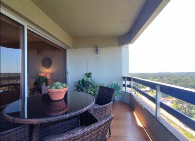 Vende apartamento de 3 dormitoriosen Roosevelt Punta del Este.
