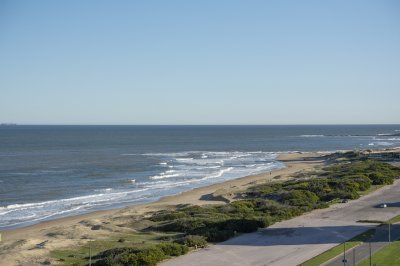 Apartamento de 3 dormitorios en Torre Lobos frente al Mar, Playa Brava