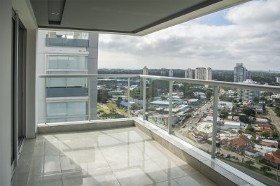 Departamento Penthouse en venta con agradable vista en el edificio Miami Boulevard II.