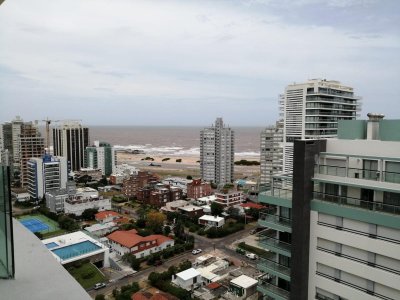 HERMOSO apartamento a metros de la playa mansa y a dos minutos del centro de la peninsula 