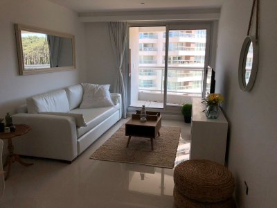 Apartamento de 1 dormitorio en Edificio LOOK BRAVA , Playa brava, Punta Del Este 