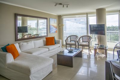 Apartamento en Alquiler en Ocean Drive, prox a Playa Brava