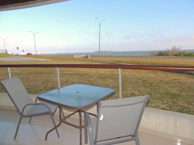 Apartamento 4 dormitorios con parrillero en Venta en Punta del Este