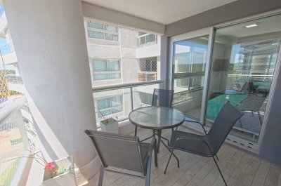 Vende departamento a metros del mar, 1 dormitorio en Brava- Punta del Este