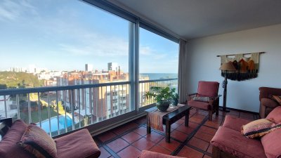 Venta Apartamento de 2 dormitorios en Playa Mansa, Punta del Este a pocos metros del mar