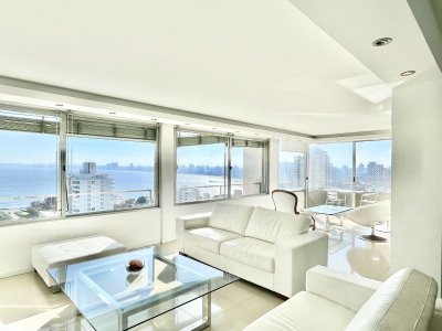 Vende apartamento de 3 dormitorios con excelente vista al mar, Peninsula, Punta del Este