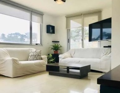 Espectacular departamento de 3 dormitorios con parrillero propio en Punta del Este