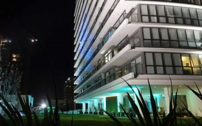 Departamento de amplios espacios, Torre moderna a pasos del mar, TorreOnix, Punta del Este