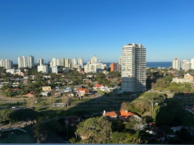 Vende apartamento en Mansa de 2 Dormitorios.